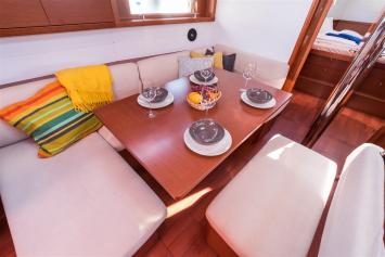 Yachtcharter Oceanis48 5Cab 20