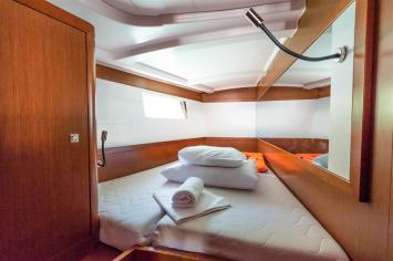 Yachtcharter Oceanis48 5Cab 19