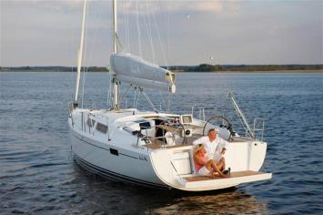 Yachtcharter Hanse385 4