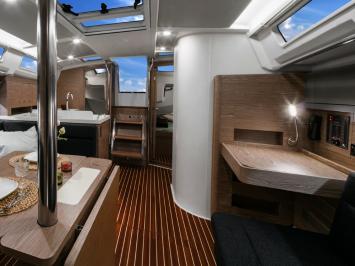 Yachtcharter Hanse388 9