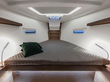 Yachtcharter Hanse388 12