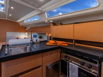 Yachtcharter Hanse418 12