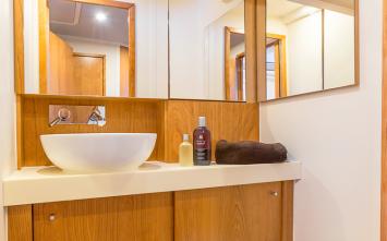Yachtcharter Hanse455 12