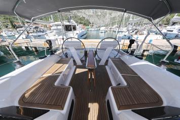 Yachtcharter Hanse458 10