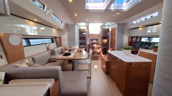 Yachtcharter Hanse590 17