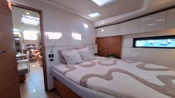 Yachtcharter Hanse590 18