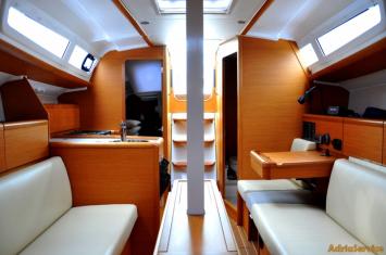 Yachtcharter SunOdyssey33i 5