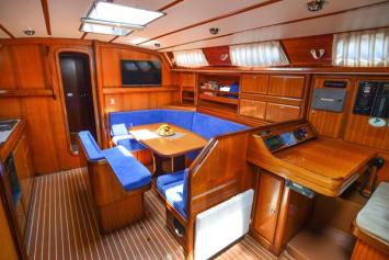 Yachtcharter Bavaria42 7