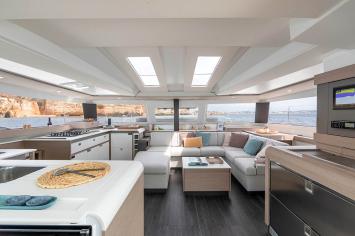Yachtcharter FountainePajotElba45 42cab 9