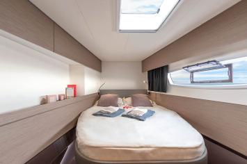 Yachtcharter FountainePajotElba45 42cab 12