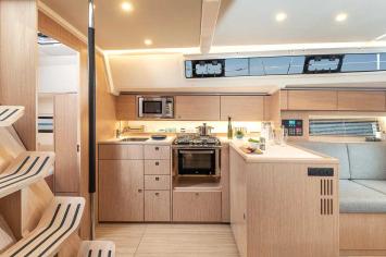 Yachtcharter BavariaC42 9