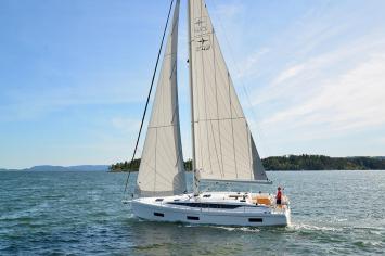 Yachtcharter BavariaC42 3