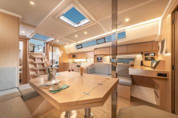 Yachtcharter BavariaC42 8