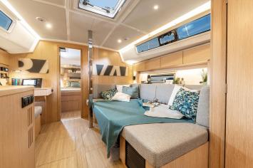 Yachtcharter BavariaC42 11