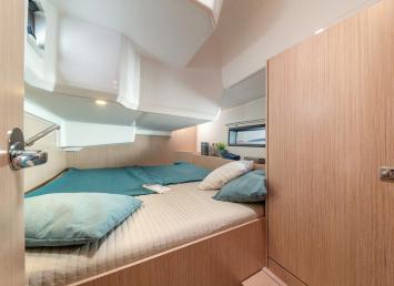 Yachtcharter BavariaC42 13
