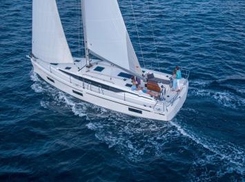 Yachtcharter BavariaC42 3