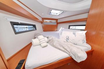 Yachtcharter BavariaC42 11