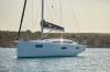 Yachtcharter elan impression 43 side view