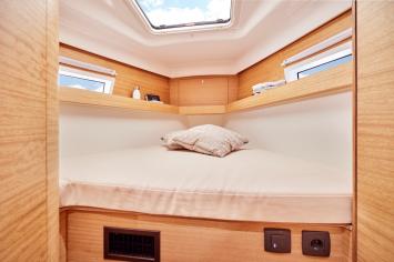 Yachtcharter ElanImpression45 18