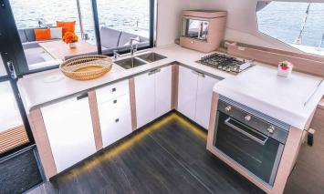 Yachtcharter FountainePajotTanna47 51cab 14