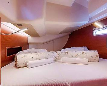 Yachtcharter Hanse455 4