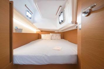 Yachtcharter SunOdyssey380 11