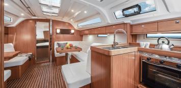 Yachtcharter BavariaCruiser41 10