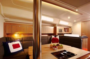 Yachtcharter Hanse415 13