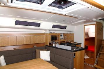 Yachtcharter Hanse415 18