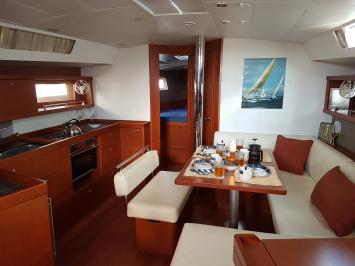 Yachtcharter Oceanis45 11