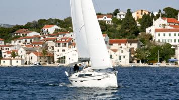 Yachtcharter BavariaCruiser41 7