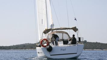Yachtcharter Dufour412GrandLarge 5