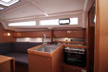 Yachtcharter BavariaCruiser33 8