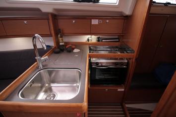 Yachtcharter BavariaCruiser33 11