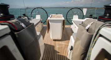 Yachtcharter Oceanis40 6