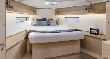 Yachtcharter Oceanis40 14