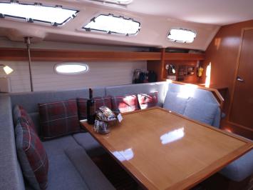 Yachtcharter Bavaria43Cruiser 9