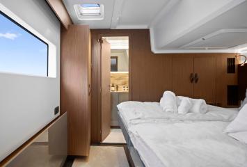 Yachtcharter PrestigeM48 31cab 6
