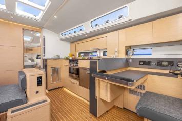 Yachtcharter Hanse460 15