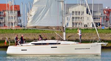 Yachtcharter SunOdyssey389