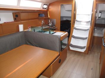 Yachtcharter SunOdyssey449 3