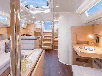 Yachtcharter Hanse418 10