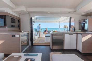 Yachtcharter FountainePajotElba45 42cab 14