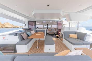 Yachtcharter FountainePajotElba45 42cab 16