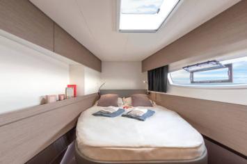 Yachtcharter FountainePajotElba45 42cab 21