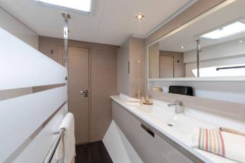 Yachtcharter FountainePajotElba45 42cab 22