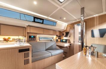 Yachtcharter BavariaC38 10