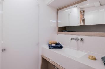 Yachtcharter Dufour470 8