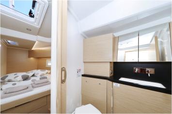 Yachtcharter Hanse460 18