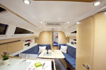 Yachtcharter Elan35Impression 4